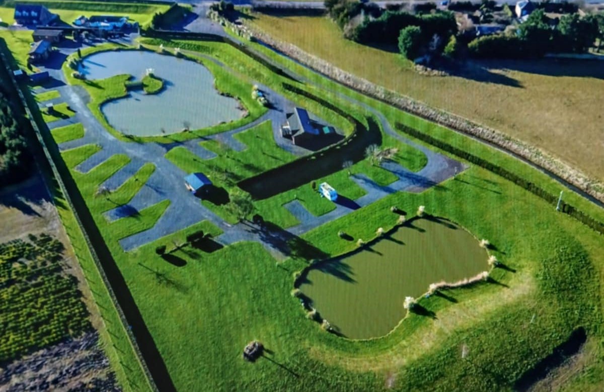 Aerial view of the Walnut Lakes grounds